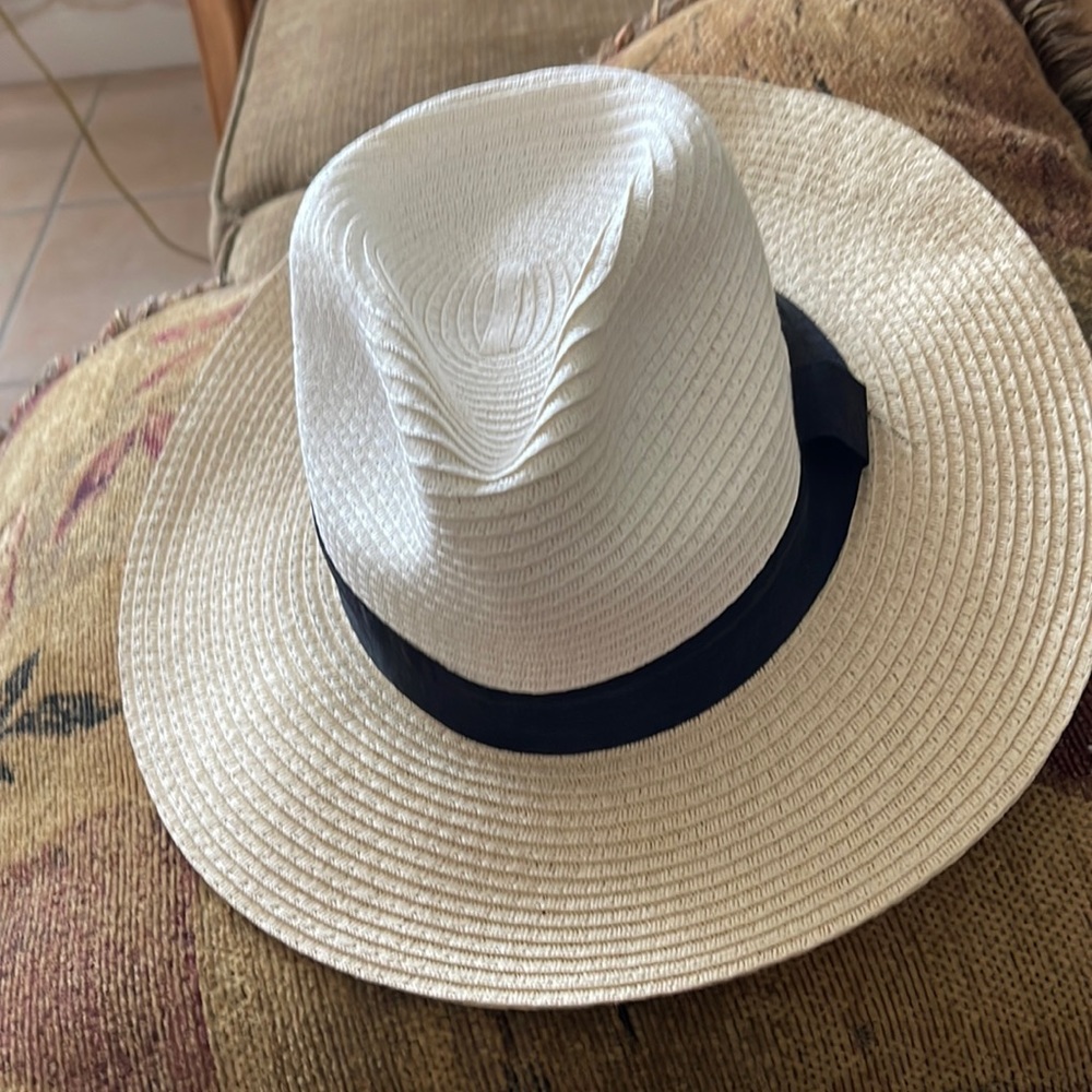 Woman hat’s